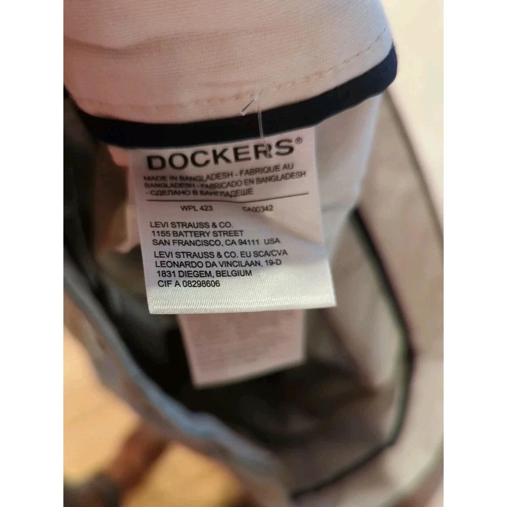 NWT Dockers Men's Slim Tapered Classic Fit Pleat Taupe Color 36 X‎ 29